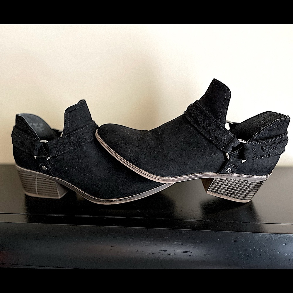 Ladies Booties/Ankle Boots Size 8 EUC!